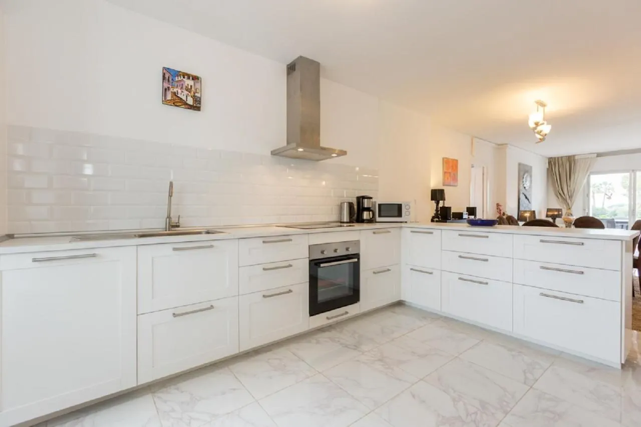 Apartment Andalucia Garden Puerto Banus With Sea Views Марбелья